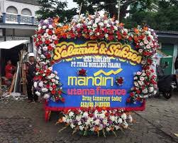 Bunga papan dukacita, wedding, congratulations, bouquet, bunga box, standing flower. Pusat karangan bunga Bandung kirim seluruh Indonesia. 