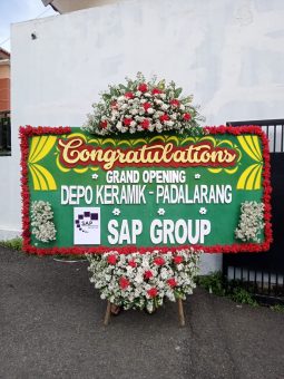 Florist Bandung Jual Bunga Papan untuk Segala Acara